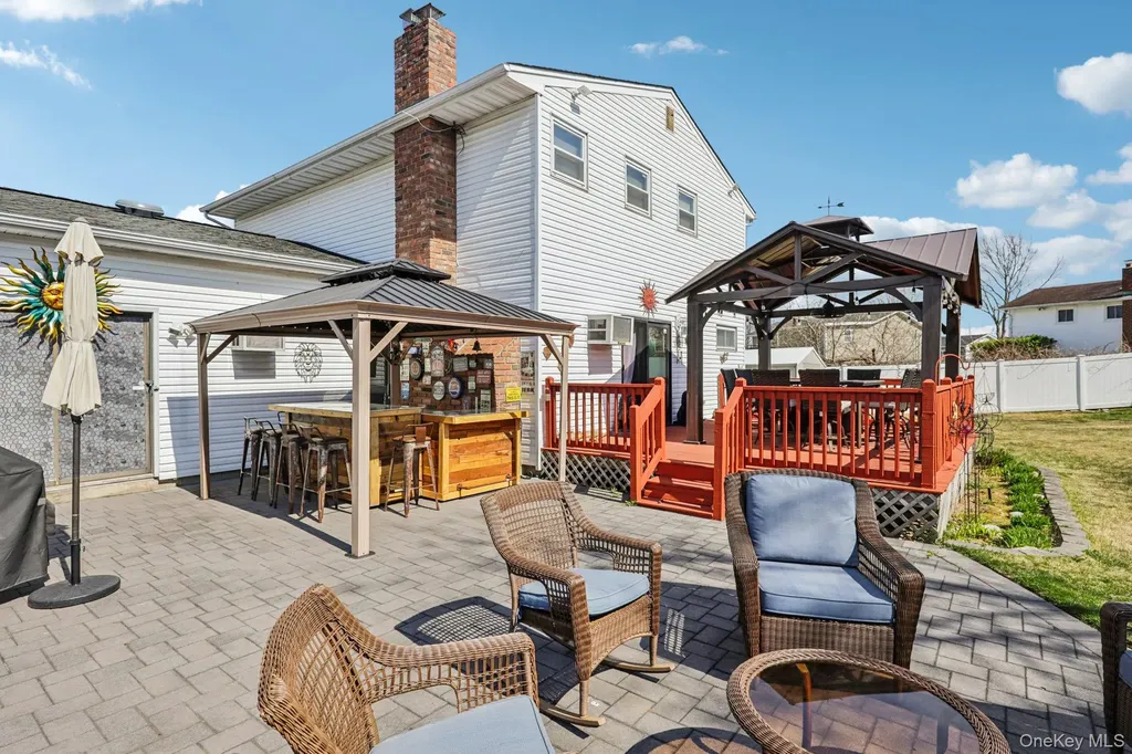 31 Circle Lane Bay Shore NY 11706