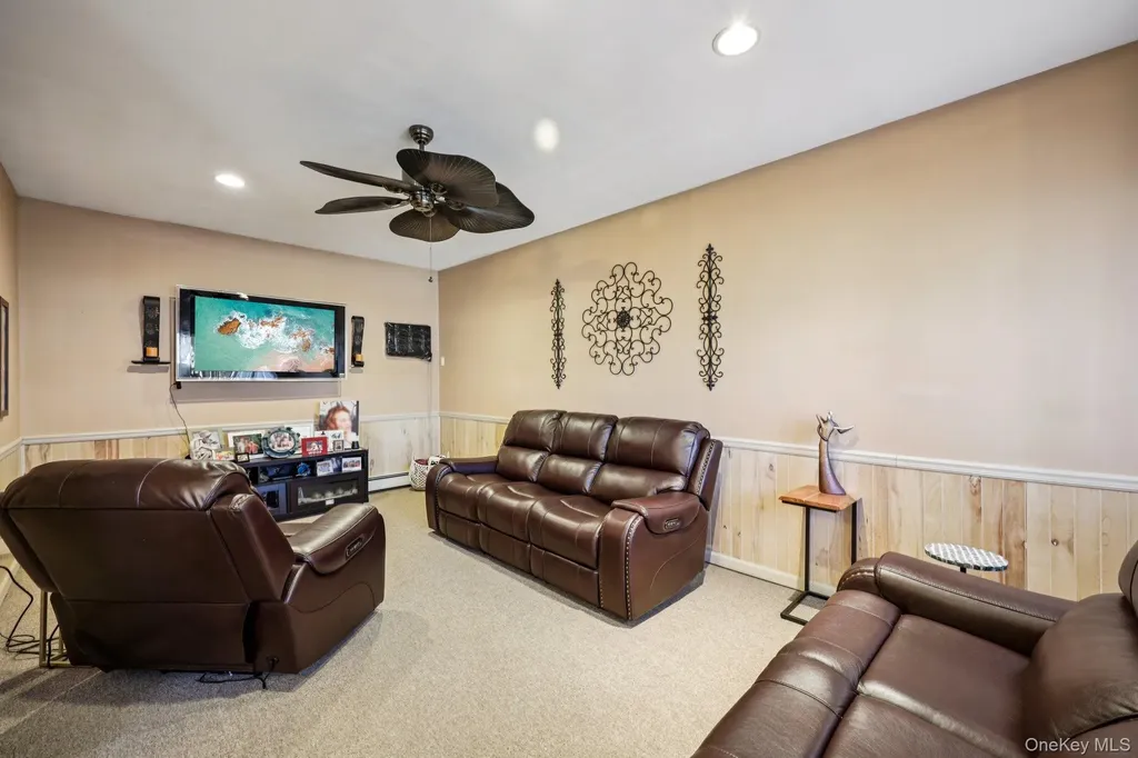 31 Circle Lane Bay Shore NY 11706