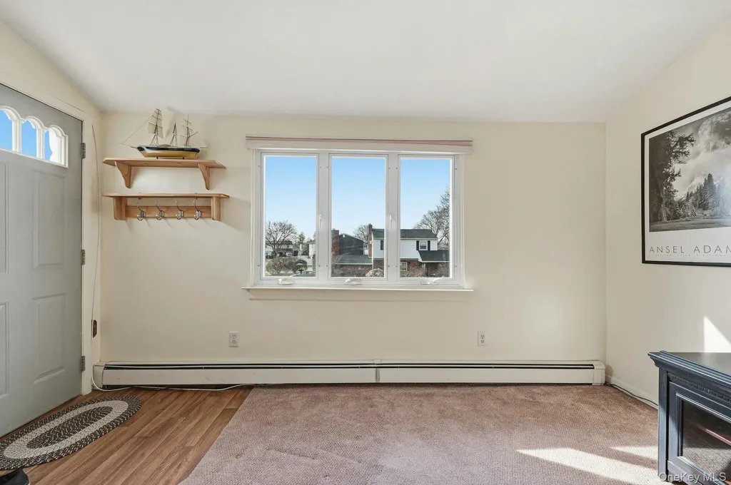 10 Leanore Drive Farmingdale NY 11735