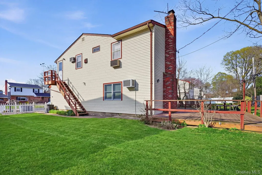 10 Leanore Drive Farmingdale NY 11735