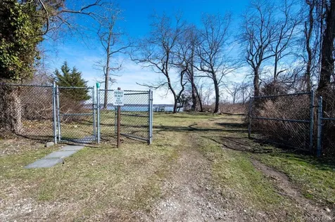 224 Centre Island Road Centre Island NY 11771