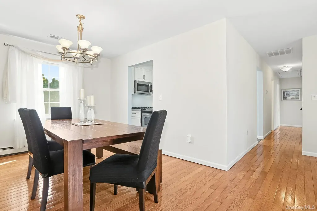 8 Eagle Lane Poughkeepsie NY 12601