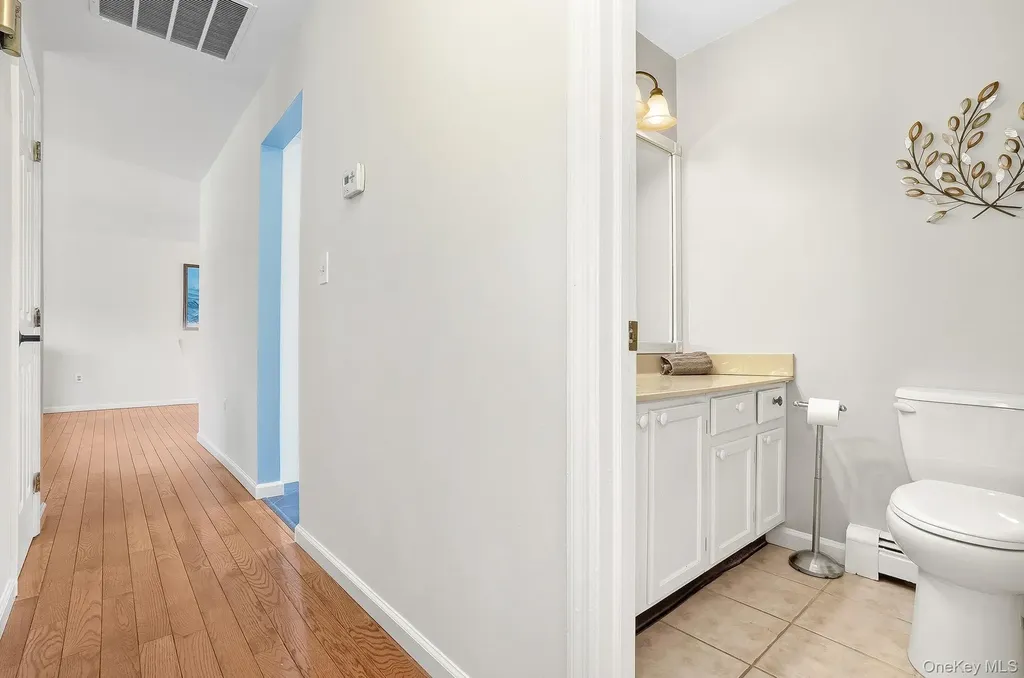 8 Eagle Lane Poughkeepsie NY 12601