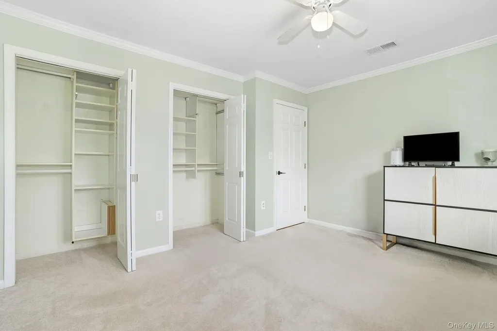 8 Eagle Lane Poughkeepsie NY 12601