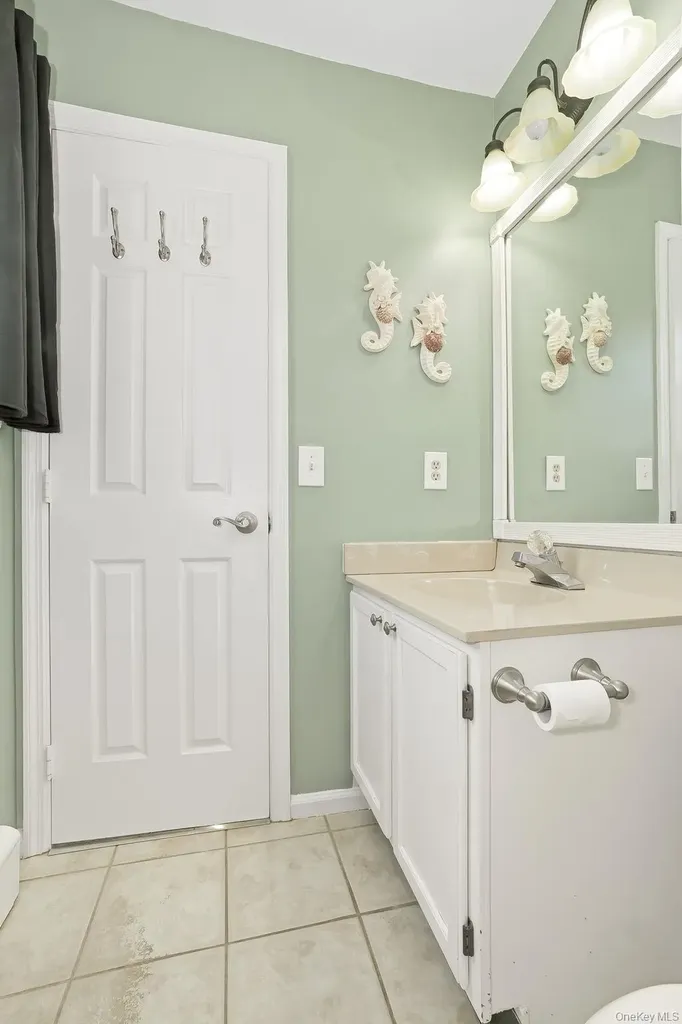 8 Eagle Lane Poughkeepsie NY 12601