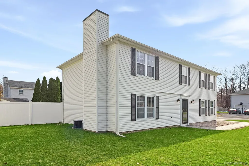 8 Eagle Lane Poughkeepsie NY 12601