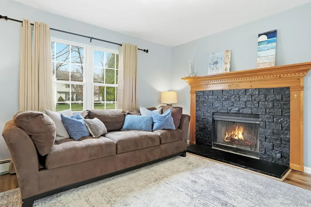 8 Eagle Lane Poughkeepsie NY 12601