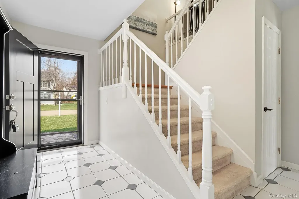 8 Eagle Lane Poughkeepsie NY 12601