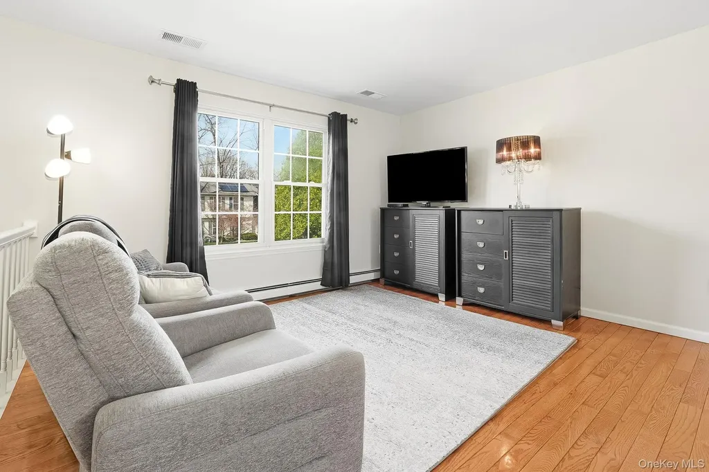 8 Eagle Lane Poughkeepsie NY 12601