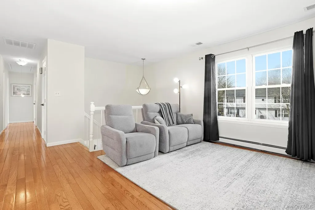 8 Eagle Lane Poughkeepsie NY 12601