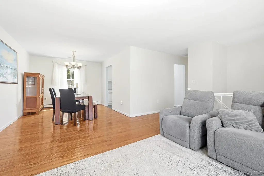 8 Eagle Lane Poughkeepsie NY 12601