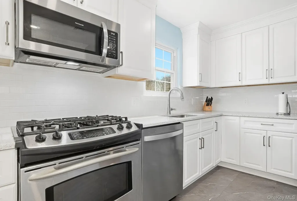 8 Eagle Lane Poughkeepsie NY 12601