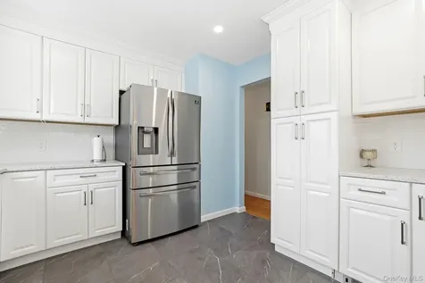 8 Eagle Lane Poughkeepsie NY 12601