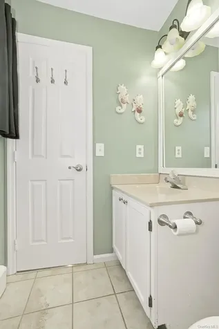 8 Eagle Lane Poughkeepsie NY 12601