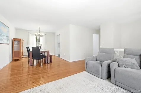 8 Eagle Lane Poughkeepsie NY 12601