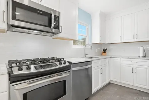 8 Eagle Lane Poughkeepsie NY 12601