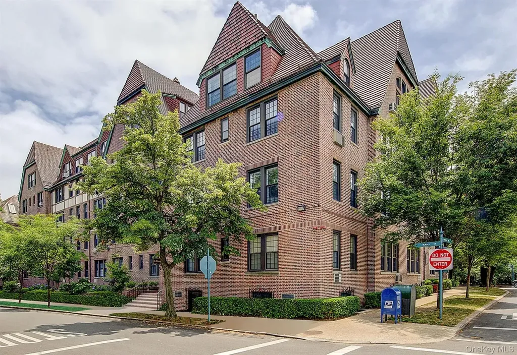 6 Burns Street Forest Hills NY 11375