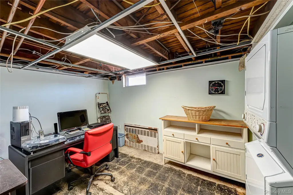 33 Soloff Road Massapequa NY 11758