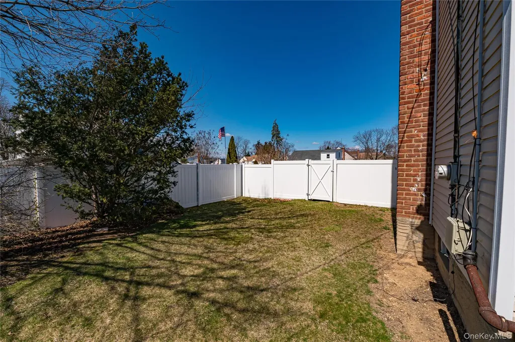 33 Soloff Road Massapequa NY 11758