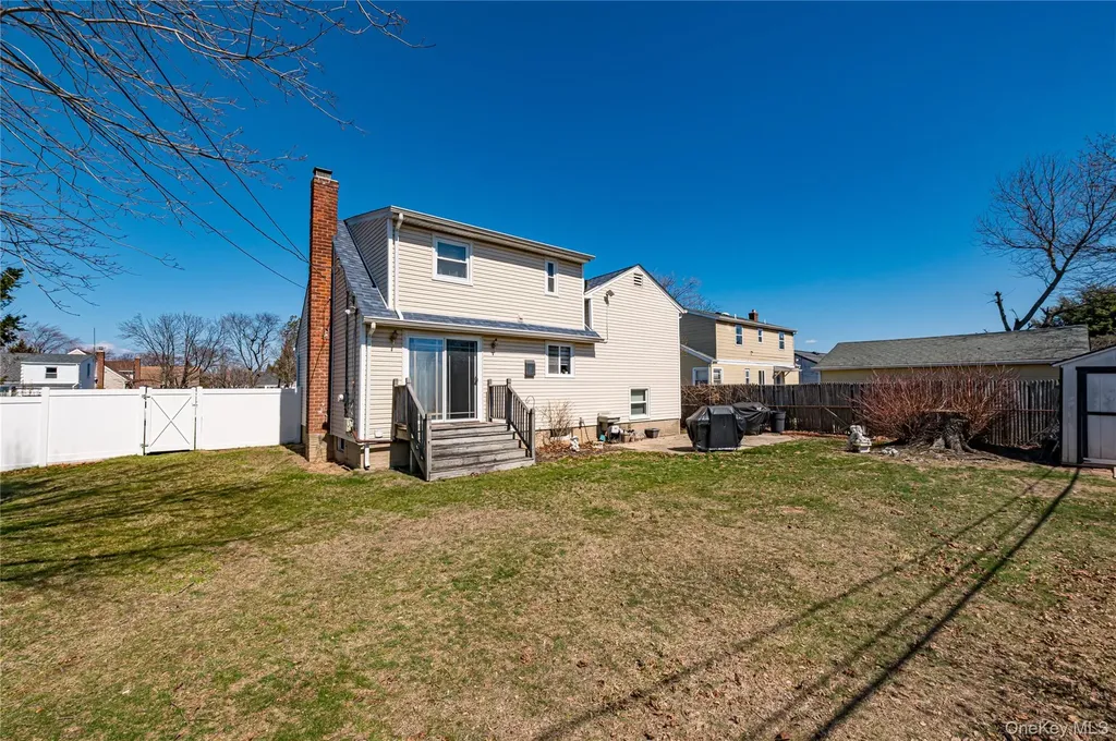33 Soloff Road Massapequa NY 11758