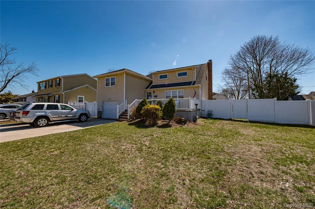 33 Soloff Road Massapequa NY 11758