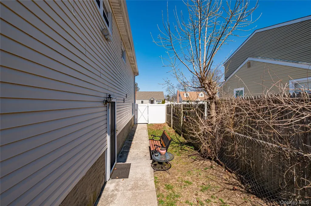 33 Soloff Road Massapequa NY 11758