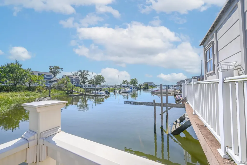 20 W 18th Road Broad Channel NY 11693