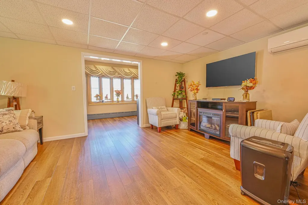 20 W 18th Road Broad Channel NY 11693