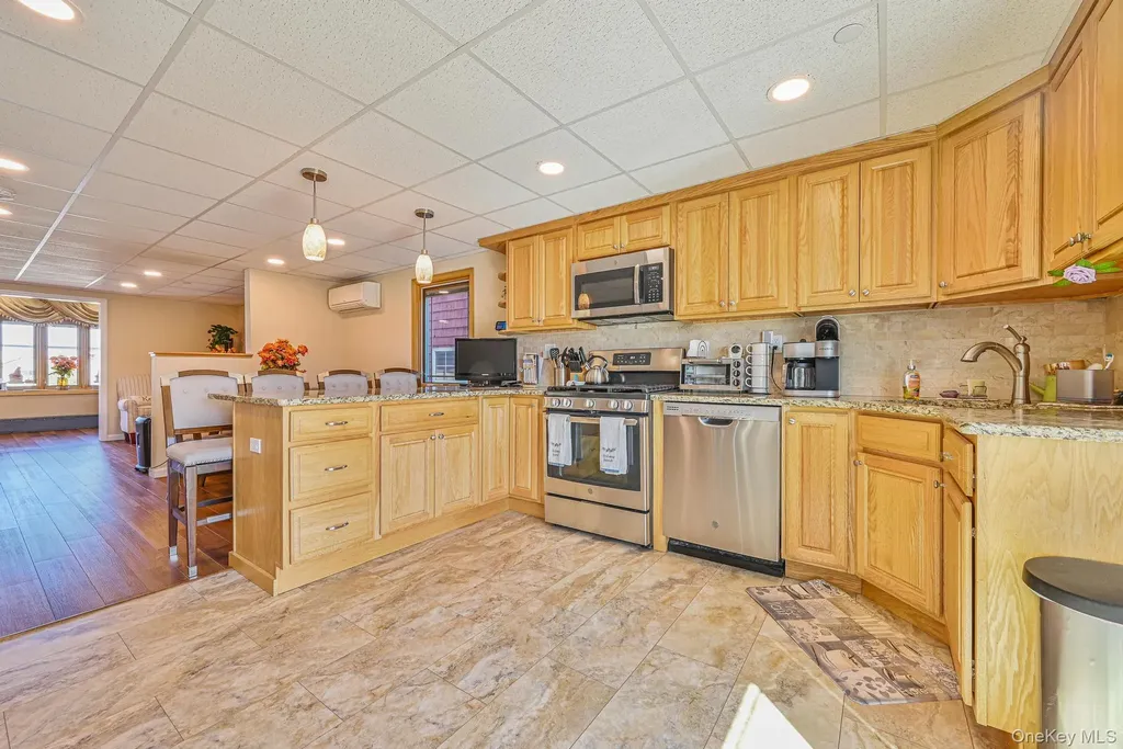 20 W 18th Road Broad Channel NY 11693