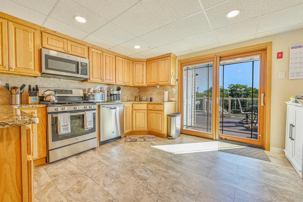 20 W 18th Road Broad Channel NY 11693