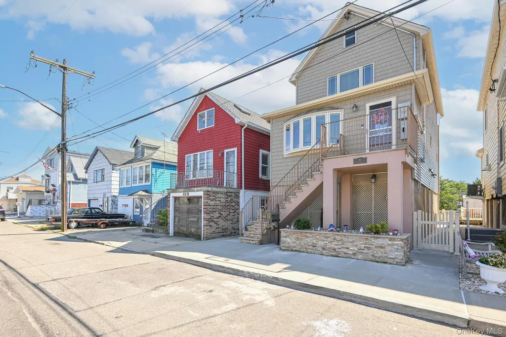20 W 18th Road Broad Channel NY 11693