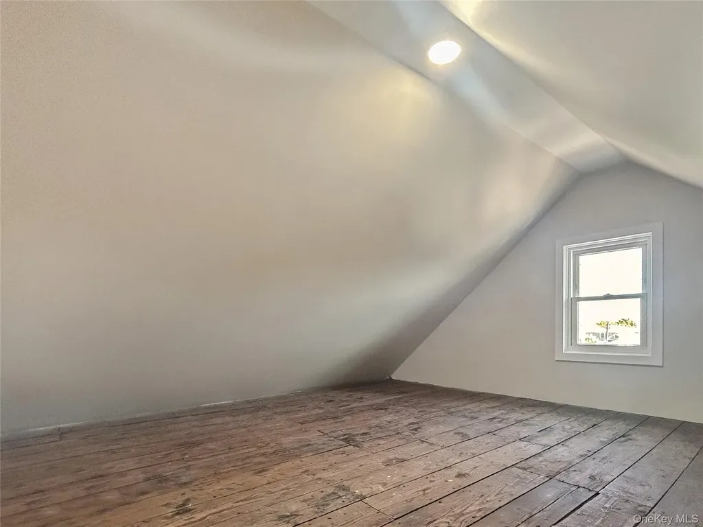 20 W 18th Road Broad Channel NY 11693
