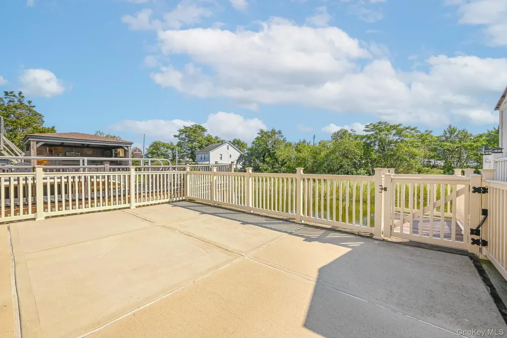 20 W 18th Road Broad Channel NY 11693