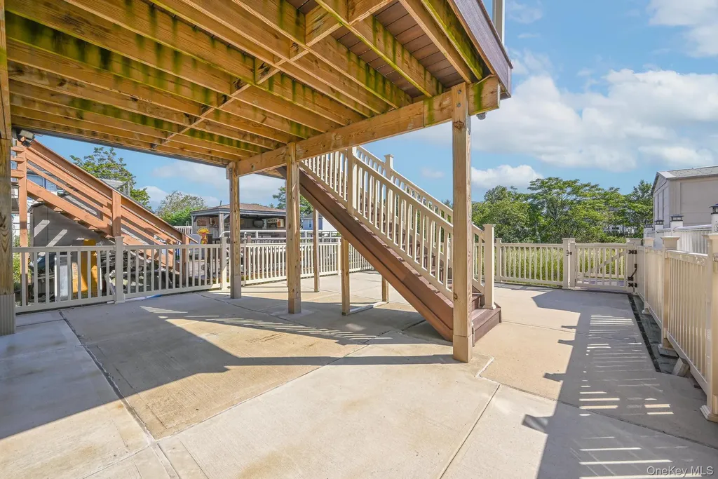 20 W 18th Road Broad Channel NY 11693