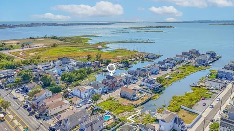 20 W 18th Road Broad Channel NY 11693