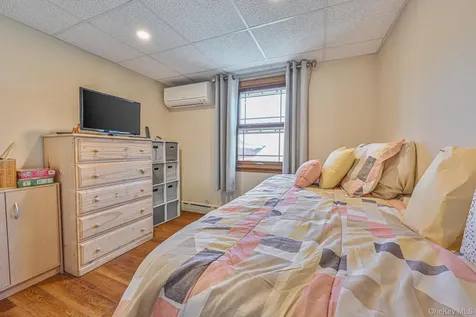 20 W 18th Road Broad Channel NY 11693
