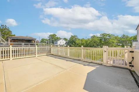 20 W 18th Road Broad Channel NY 11693