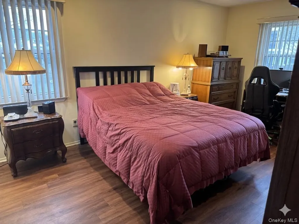 49 Santa Barbara Drive Plainview NY 11803