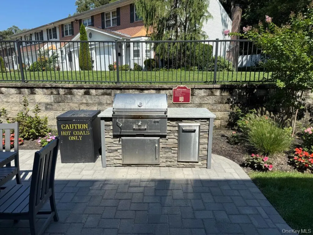 49 Santa Barbara Drive Plainview NY 11803