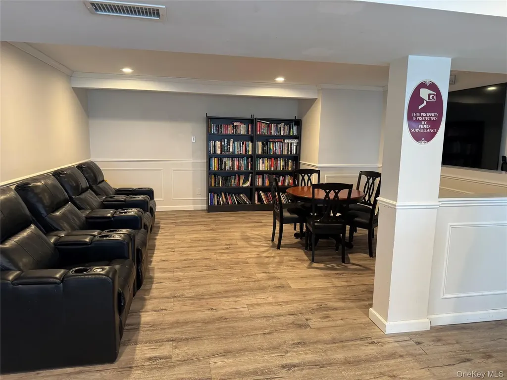 49 Santa Barbara Drive Plainview NY 11803