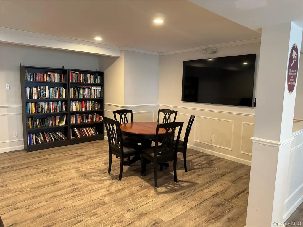 49 Santa Barbara Drive Plainview NY 11803