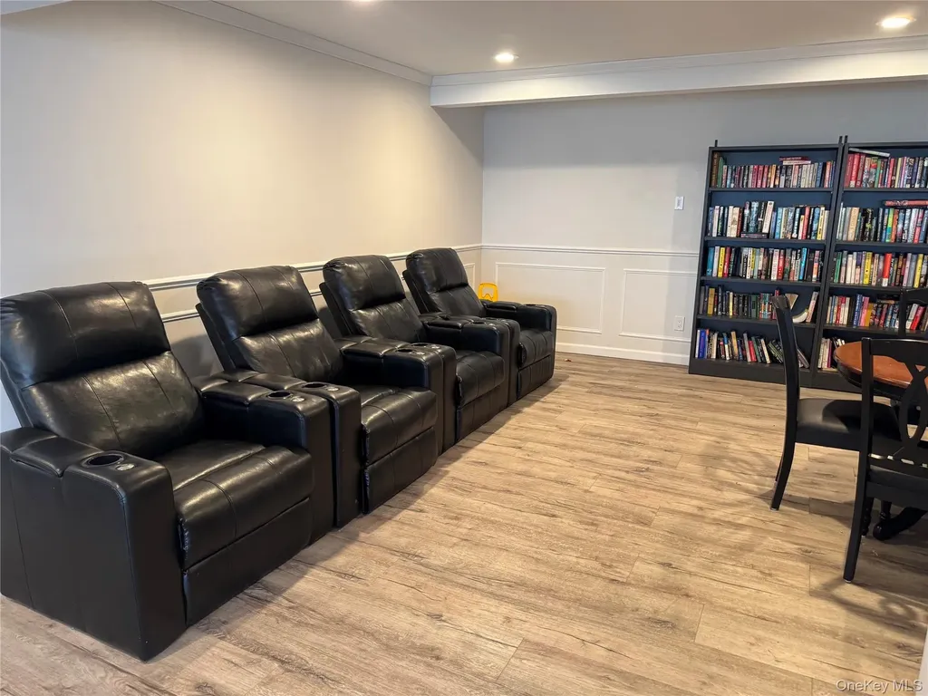 49 Santa Barbara Drive Plainview NY 11803