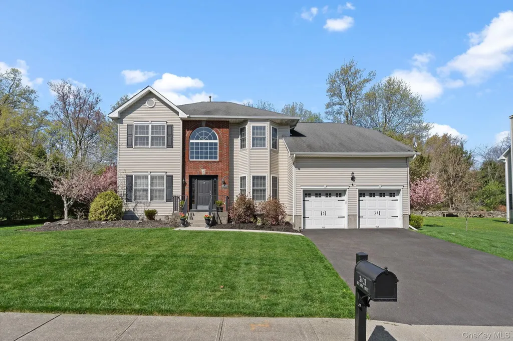 3403 Red Coat Drive New Windsor NY 12553