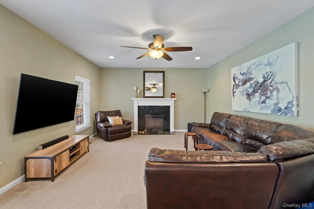 3403 Red Coat Drive New Windsor NY 12553