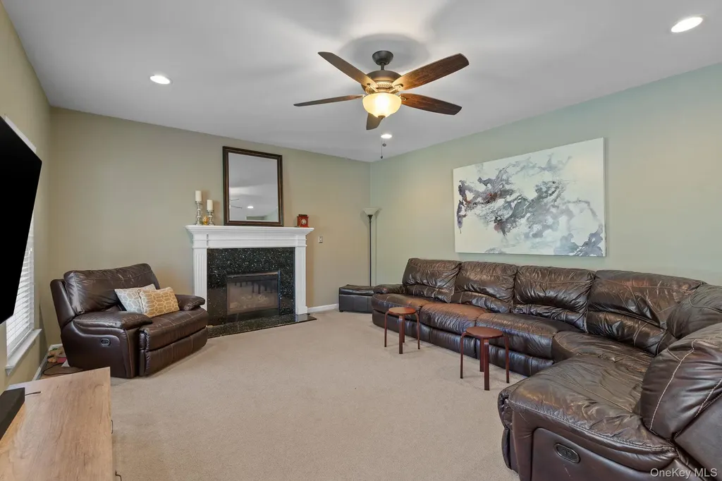 3403 Red Coat Drive New Windsor NY 12553