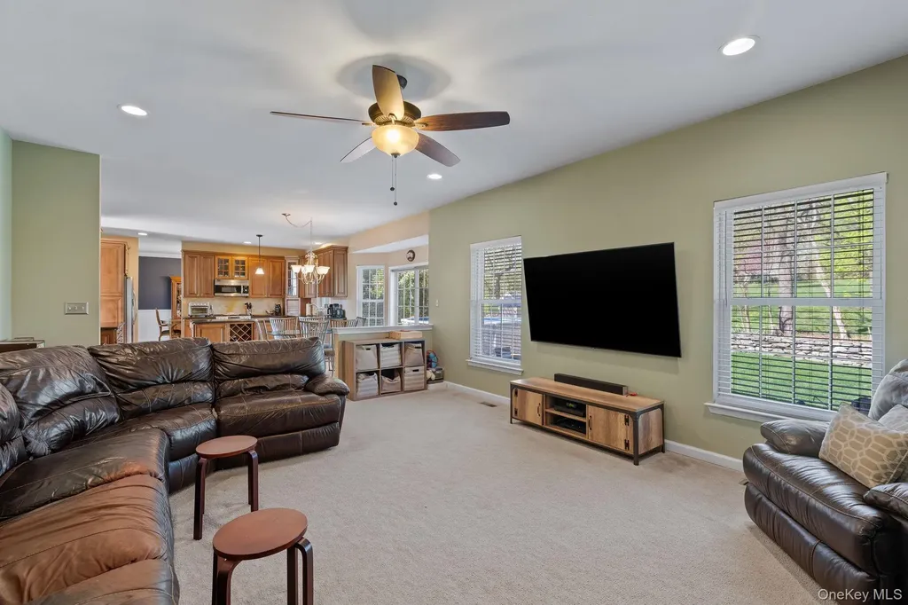 3403 Red Coat Drive New Windsor NY 12553