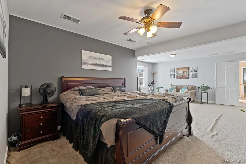 3403 Red Coat Drive New Windsor NY 12553