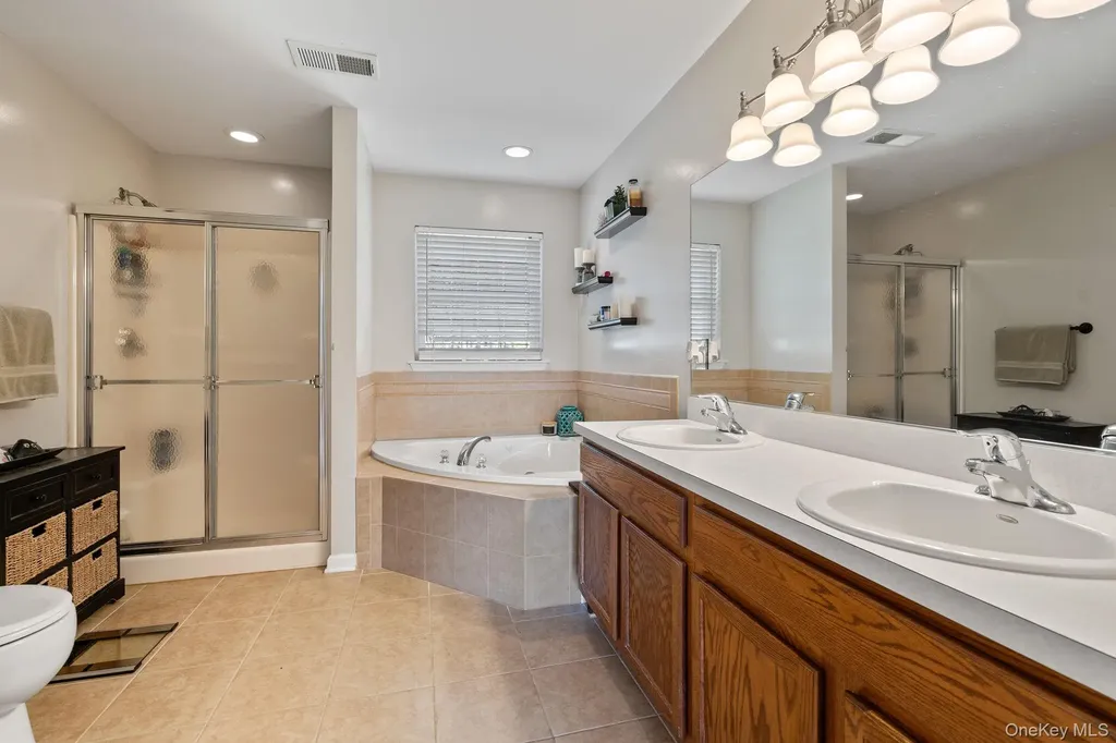 3403 Red Coat Drive New Windsor NY 12553