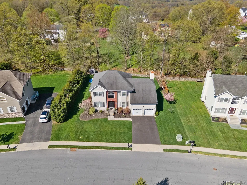 3403 Red Coat Drive New Windsor NY 12553