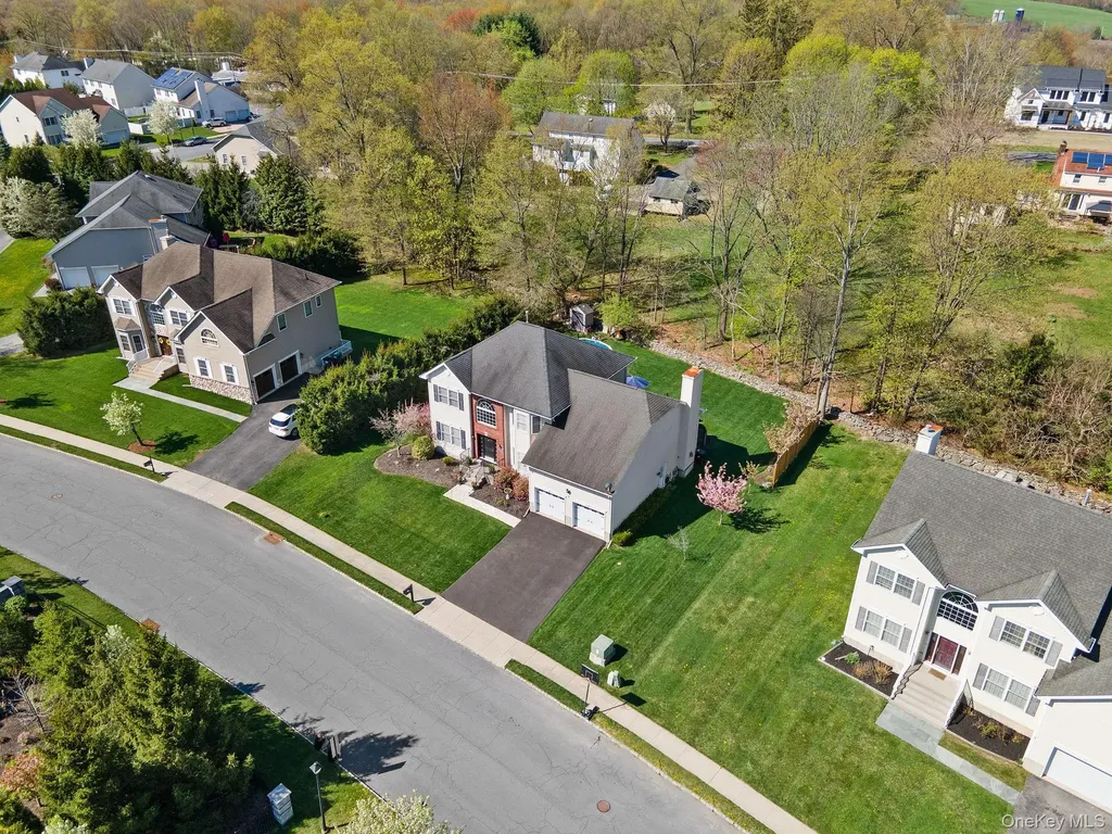 3403 Red Coat Drive New Windsor NY 12553